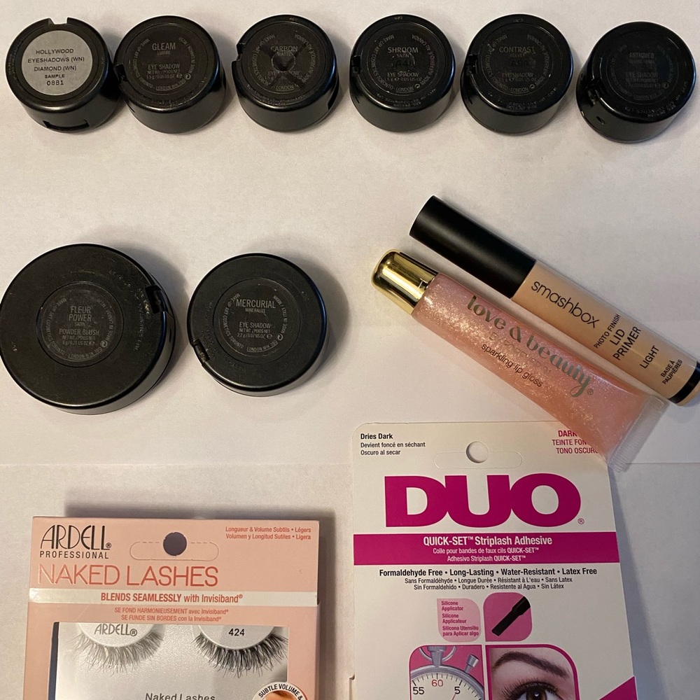 Makeup - Picture 2 of 2